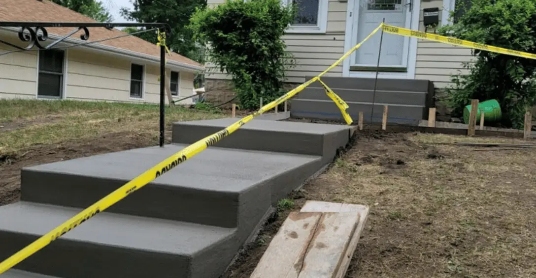 concrete-steps-stoop
